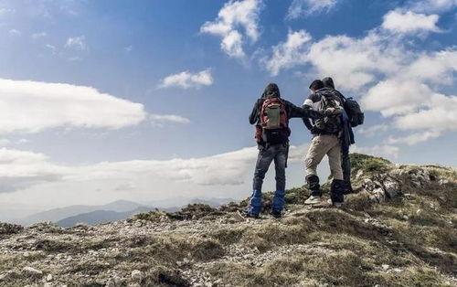 娱乐吃瓜酱徒步二十里