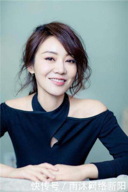 娱乐吃瓜妹闫妮小说,娱乐圈吃瓜女王，揭秘幕后故事